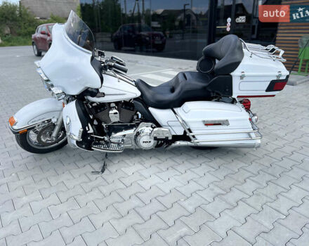 Белый Харлей-Дэвидсон FLHTCU Ultra Classic Electra Glide, объемом двигателя 1.69 л и пробегом 36 тыс. км за 16300 $, фото 8 на Automoto.ua