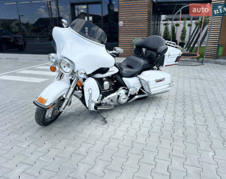 Белый Харлей-Дэвидсон FLHTCU Ultra Classic Electra Glide, объемом двигателя 1.69 л и пробегом 36 тыс. км за 16300 $, фото 7 на Automoto.ua