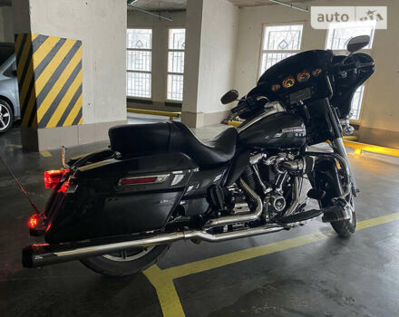 Харлей-Девідсон FLHTCU Ultra Classic Electra Glide 2018 у Києві на Automoto.ua Чорний Харлей-Девідсон FLHTCU Ultra Classic Electra Glide, об'ємом двигуна 1.7 л та пробігом 19 тис. км за 19000 $, фото 2 на Automoto.ua