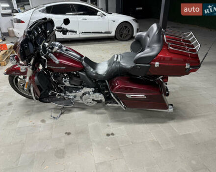 Красный Харлей-Дэвидсон FLHTK Electra Glide Ultra Limited, объемом двигателя 1.75 л и пробегом 63 тыс. км за 17500 $, фото 3 на Automoto.ua