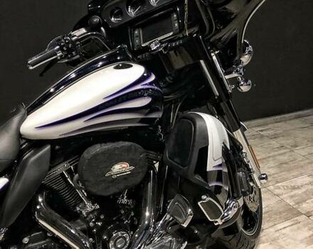 Белый Харлей-Дэвидсон FLHX Street Glide, объемом двигателя 1.8 л и пробегом 9 тыс. км за 21900 $, фото 35 на Automoto.ua