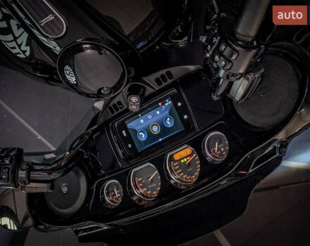 Черный Харлей-Дэвидсон FLHX Street Glide, объемом двигателя 1.87 л и пробегом 11 тыс. км за 18900 $, фото 20 на Automoto.ua