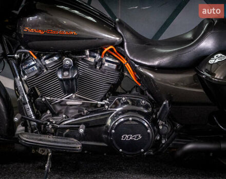 Черный Харлей-Дэвидсон FLHX Street Glide, объемом двигателя 1.87 л и пробегом 11 тыс. км за 18900 $, фото 10 на Automoto.ua