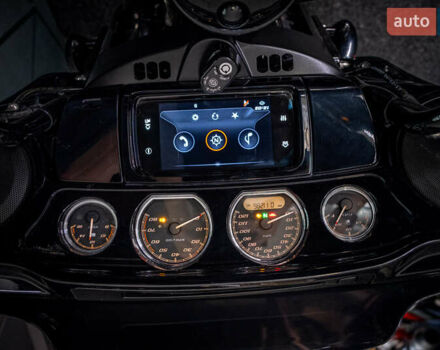 Черный Харлей-Дэвидсон FLHX Street Glide, объемом двигателя 1.87 л и пробегом 11 тыс. км за 18900 $, фото 12 на Automoto.ua