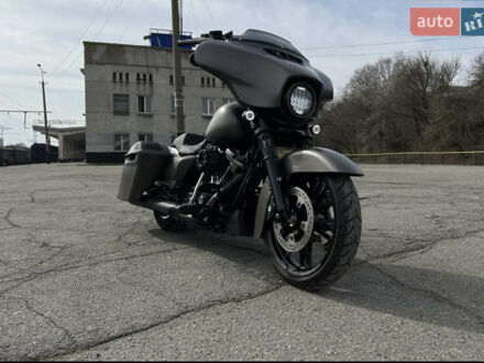 Харлей-Девідсон FLHX Street Glide 2019 у Дніпро (Дніпропетровську) на Automoto.ua Сірий Харлей-Девідсон FLHX Street Glide, об'ємом двигуна 1.8 л та пробігом 19 тис. км за 22000 $, фото 1 на Automoto.ua