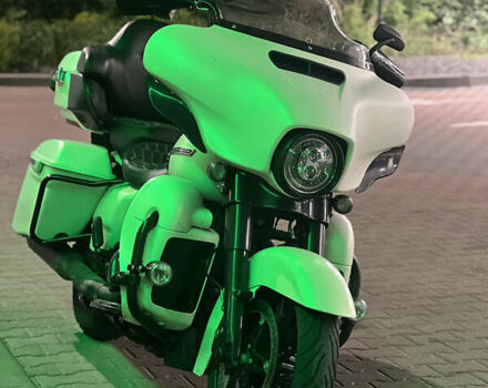 Белый Харлей-Дэвидсон FLHXSE, объемом двигателя 1.8 л и пробегом 42 тыс. км за 17000 $, фото 4 на Automoto.ua