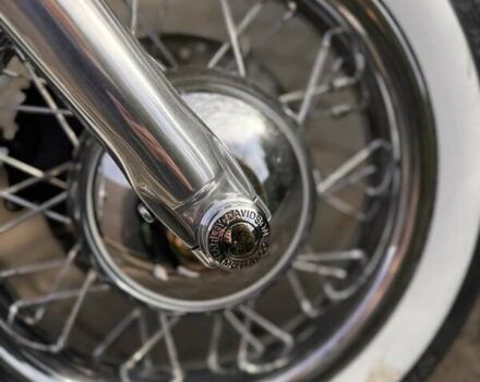 Белый Харлей-Дэвидсон FLSTN Softail Deluxe, объемом двигателя 1.7 л и пробегом 12 тыс. км за 14250 $, фото 7 на Automoto.ua