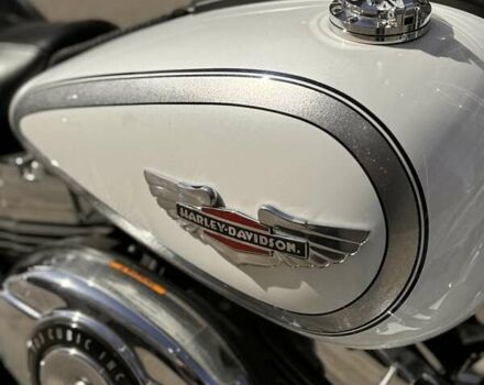 Белый Харлей-Дэвидсон FLSTN Softail Deluxe, объемом двигателя 1.7 л и пробегом 12 тыс. км за 14250 $, фото 4 на Automoto.ua