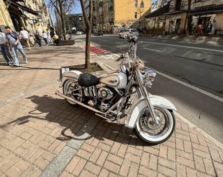 Белый Харлей-Дэвидсон FLSTN Softail Deluxe, объемом двигателя 1.7 л и пробегом 12 тыс. км за 14250 $, фото 1 на Automoto.ua