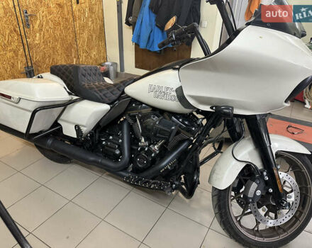 Белый Харлей-Дэвидсон FLTRX Road Glide, объемом двигателя 1.92 л и пробегом 3 тыс. км за 29000 $, фото 5 на Automoto.ua