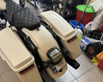 Белый Харлей-Дэвидсон FLTRX Road Glide, объемом двигателя 1.92 л и пробегом 3 тыс. км за 29000 $, фото 9 на Automoto.ua