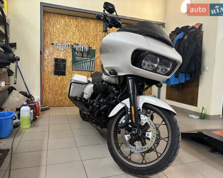 Белый Харлей-Дэвидсон FLTRX Road Glide, объемом двигателя 1.92 л и пробегом 3 тыс. км за 29000 $, фото 6 на Automoto.ua