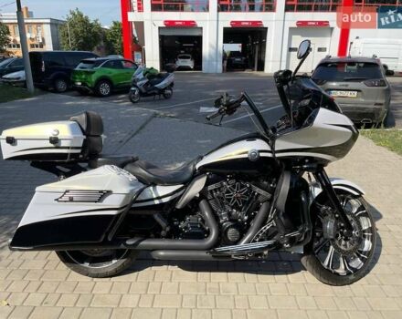 Белый Харлей-Дэвидсон FLTRXS, объемом двигателя 1.8 л и пробегом 16 тыс. км за 35000 $, фото 3 на Automoto.ua