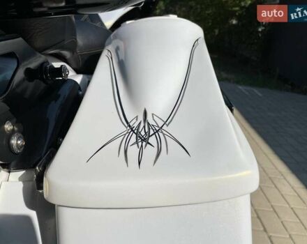 Белый Харлей-Дэвидсон FLTRXS, объемом двигателя 1.8 л и пробегом 16 тыс. км за 35000 $, фото 8 на Automoto.ua