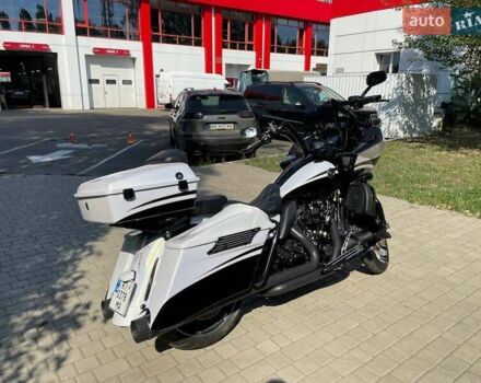 Белый Харлей-Дэвидсон FLTRXS, объемом двигателя 1.8 л и пробегом 16 тыс. км за 35000 $, фото 4 на Automoto.ua