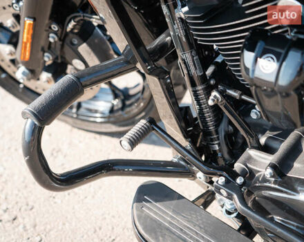 Черный Харлей-Дэвидсон FLTRXS, объемом двигателя 1.87 л и пробегом 20 тыс. км за 25000 $, фото 14 на Automoto.ua