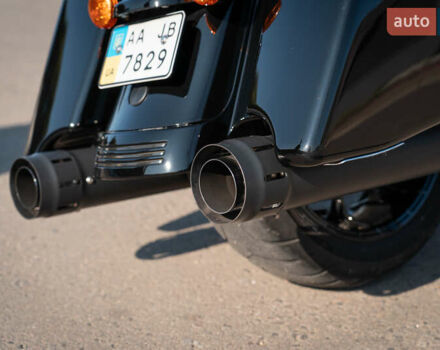 Черный Харлей-Дэвидсон FLTRXS, объемом двигателя 1.87 л и пробегом 20 тыс. км за 25000 $, фото 2 на Automoto.ua