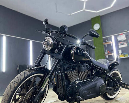 Чорний Харлей-Девідсон FXLR, об'ємом двигуна 1.92 л та пробігом 17 тис. км за 17000 $, фото 2 на Automoto.ua