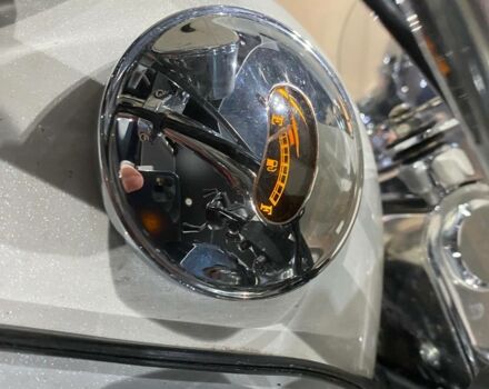 Белый Харлей-Дэвидсон Softail Deluxe, объемом двигателя 1.7 л и пробегом 21 тыс. км за 13000 $, фото 16 на Automoto.ua