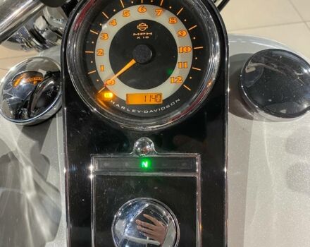 Белый Харлей-Дэвидсон Softail Deluxe, объемом двигателя 1.7 л и пробегом 21 тыс. км за 13000 $, фото 15 на Automoto.ua