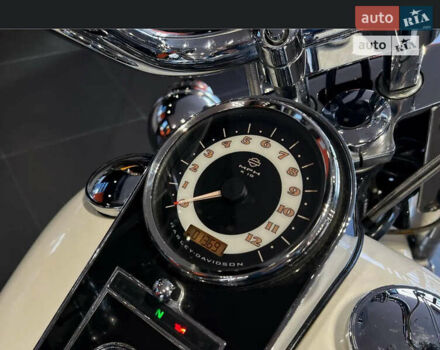 Белый Харлей-Дэвидсон Softail Deluxe, объемом двигателя 1.69 л и пробегом 23 тыс. км за 18000 $, фото 24 на Automoto.ua