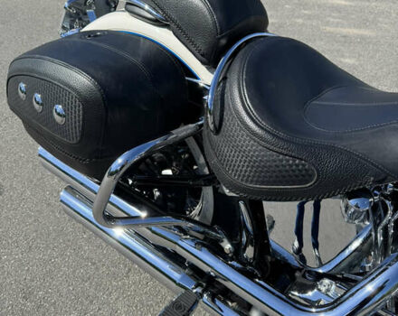 Белый Харлей-Дэвидсон Softail Deluxe, объемом двигателя 1.69 л и пробегом 23 тыс. км за 18000 $, фото 14 на Automoto.ua
