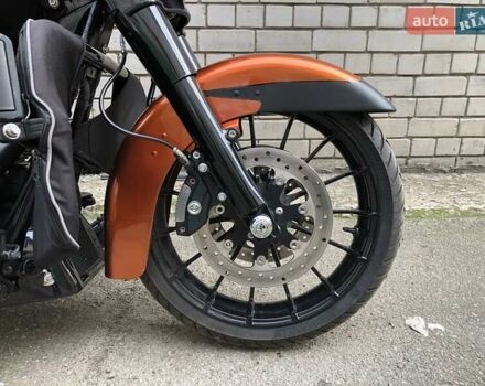 Оранжевый Харлей-Дэвидсон Touring, объемом двигателя 1.75 л и пробегом 21 тыс. км за 19900 $, фото 7 на Automoto.ua