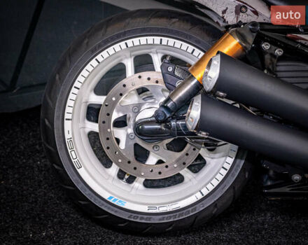 Белый Харлей-Дэвидсон VRSCD Night Rod, объемом двигателя 1.25 л и пробегом 27 тыс. км за 28000 $, фото 6 на Automoto.ua