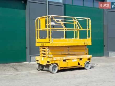 Хаулот Compact 12 2006 у Житомирі на Automoto.ua Хаулот Compact 12, об'ємом двигуна 0 л та пробігом 1 тис. км за 12533 $, фото 1 на Automoto.ua