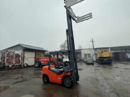 Помаранчевий Хелі CPCD 35, об'ємом двигуна 2 л та пробігом 1 тис. км за 18000 $, фото 1 на Automoto.ua