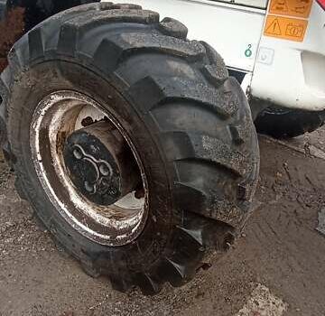 Белый Гидромек HMK 102B Alpha, объемом двигателя 4.4 л и пробегом 650 тыс. км за 71861 $, фото 9 на Automoto.ua