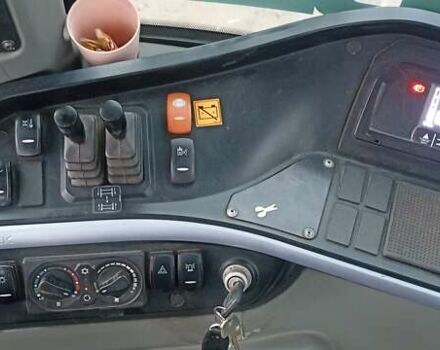 Белый Гидромек HMK 102B Alpha, объемом двигателя 4.4 л и пробегом 650 тыс. км за 71861 $, фото 1 на Automoto.ua