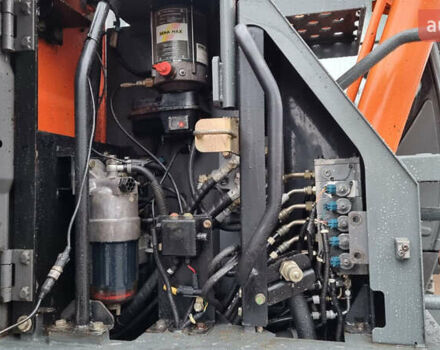 Хитачи ZX 210LC-5B, объемом двигателя 0 л и пробегом 9 тыс. км за 60773 $, фото 10 на Automoto.ua