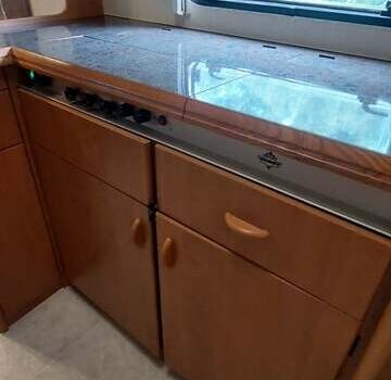 Білий Хоббі Екселлент, об'ємом двигуна 0 л та пробігом 2 тис. км за 9799 $, фото 16 на Automoto.ua