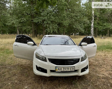 Білий Хонда Аккорд, об'ємом двигуна 3.5 л та пробігом 180 тис. км за 10000 $, фото 22 на Automoto.ua