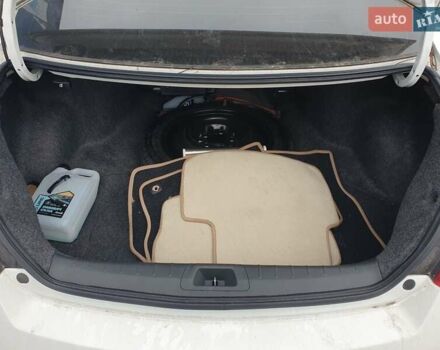 Белый Хонда Аккорд, объемом двигателя 2.35 л и пробегом 180 тыс. км за 5600 $, фото 20 на Automoto.ua