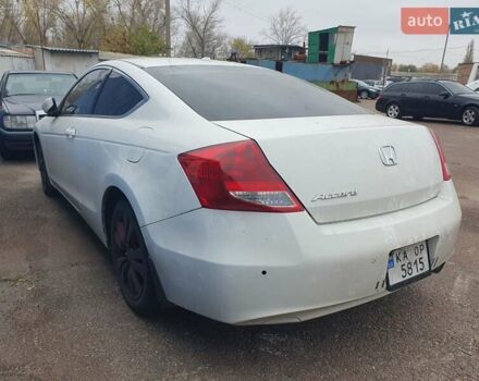 Белый Хонда Аккорд, объемом двигателя 2.35 л и пробегом 180 тыс. км за 5600 $, фото 1 на Automoto.ua
