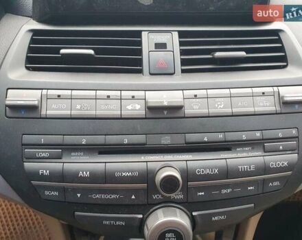 Белый Хонда Аккорд, объемом двигателя 2.35 л и пробегом 180 тыс. км за 5600 $, фото 23 на Automoto.ua