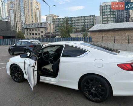 Білий Хонда Аккорд, об'ємом двигуна 2.36 л та пробігом 180 тис. км за 11000 $, фото 12 на Automoto.ua