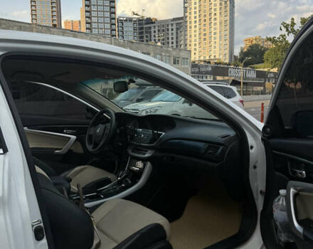 Білий Хонда Аккорд, об'ємом двигуна 2.36 л та пробігом 180 тис. км за 11000 $, фото 10 на Automoto.ua