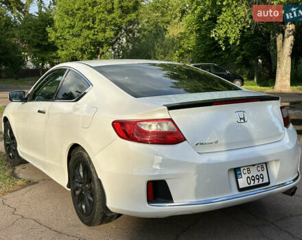 Белый Хонда Аккорд, объемом двигателя 2.4 л и пробегом 126 тыс. км за 13200 $, фото 5 на Automoto.ua