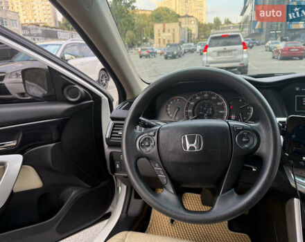 Білий Хонда Аккорд, об'ємом двигуна 2.36 л та пробігом 180 тис. км за 11000 $, фото 6 на Automoto.ua