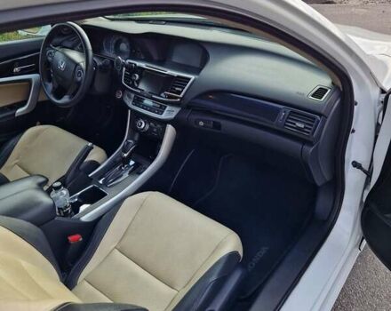 Белый Хонда Аккорд, объемом двигателя 2.36 л и пробегом 127 тыс. км за 10500 $, фото 10 на Automoto.ua