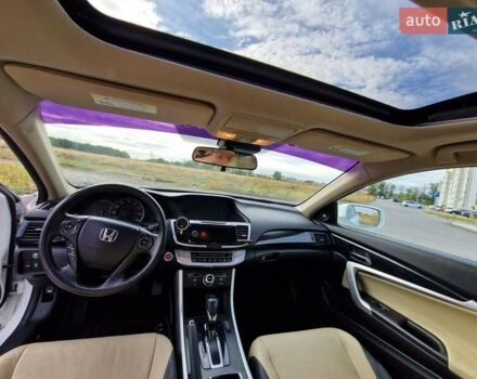 Белый Хонда Аккорд, объемом двигателя 2.36 л и пробегом 127 тыс. км за 10500 $, фото 13 на Automoto.ua