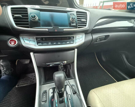 Білий Хонда Аккорд, об'ємом двигуна 2.36 л та пробігом 223 тис. км за 10790 $, фото 16 на Automoto.ua