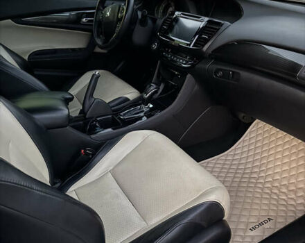 Білий Хонда Аккорд, об'ємом двигуна 3.5 л та пробігом 166 тис. км за 16800 $, фото 6 на Automoto.ua