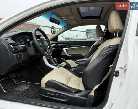 Білий Хонда Аккорд, об'ємом двигуна 2.36 л та пробігом 223 тис. км за 10790 $, фото 11 на Automoto.ua