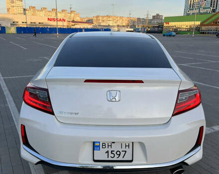 Білий Хонда Аккорд, об'ємом двигуна 2.4 л та пробігом 120 тис. км за 14000 $, фото 11 на Automoto.ua