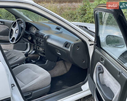 Белый Хонда Аккорд, объемом двигателя 2 л и пробегом 288 тыс. км за 1550 $, фото 13 на Automoto.ua