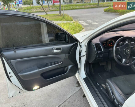 Белый Хонда Аккорд, объемом двигателя 2.35 л и пробегом 274 тыс. км за 7300 $, фото 15 на Automoto.ua